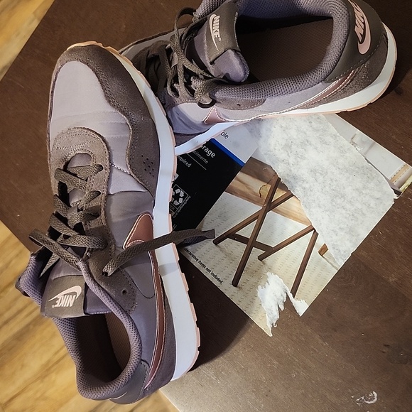 Nike Women's Dark Brown Sneakers - Picture 10 of 11